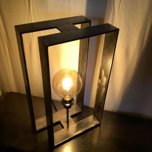 lampe à poser en acier