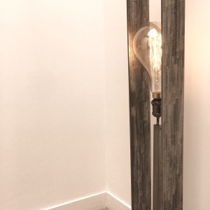 Lampe sur pied en acier poli